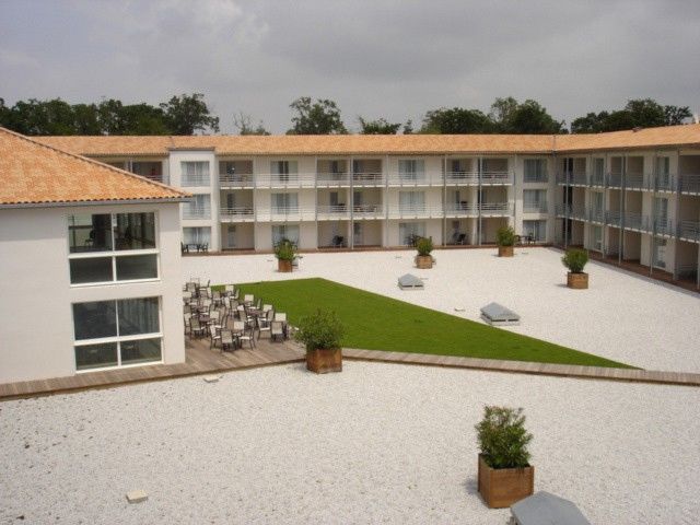 Appart hôtel Vacancéole - Le Domaine Du Château - La Rochelle / île De Ré