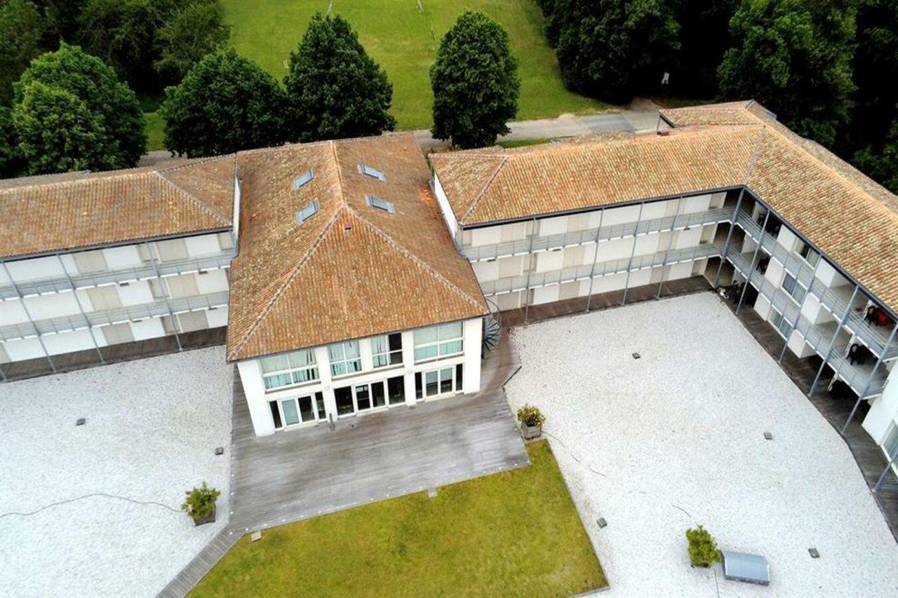 Vacanceole - Le Domaine Du Chateau - La Rochelle / Ile De Re Aparthotel Lagord