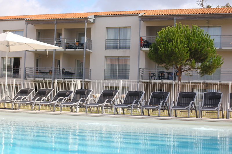 Vacanceole - Le Domaine Du Chateau - La Rochelle / Ile De Re Aparthotel Lagord